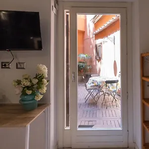 Rione Monti With Private Garden Apartamento