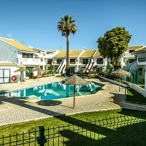 B20 - Sun And Pool , Lagos Portugal